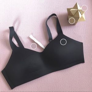 lululemon | black sports bra